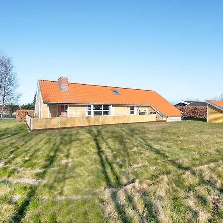 3 Bedroom Stunning In *