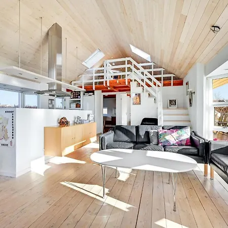 In With Kitchen